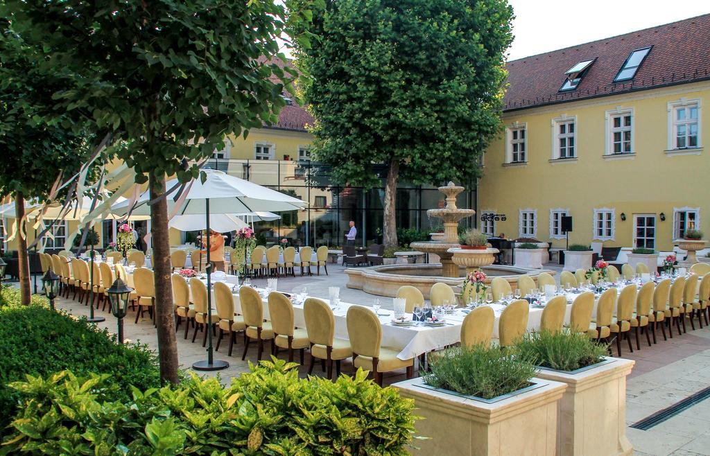 Hotel Kristály Imperial Tata Esterno foto