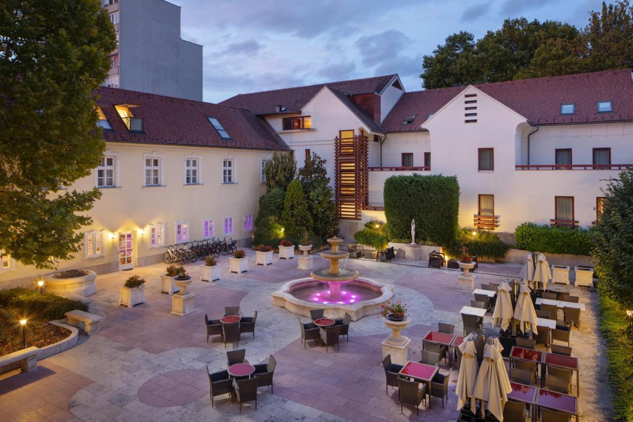 Hotel Kristály Imperial Tata Esterno foto